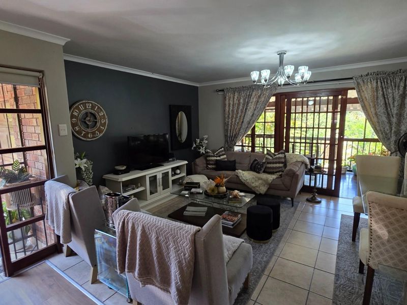 Picturesque 2 bedroom, 2 bathroom Townhouse For Sale with the Eco Estate - Photo 4