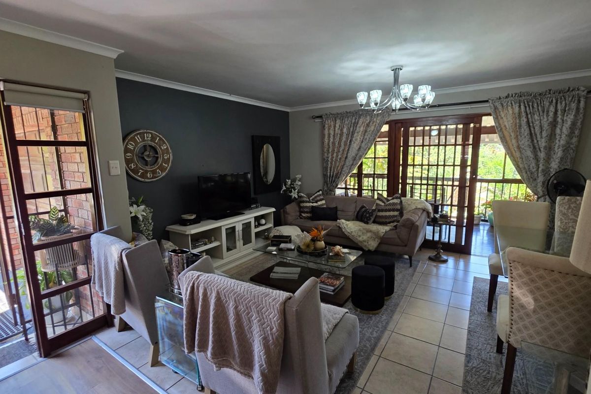 Picturesque 2 bedroom, 2 bathroom Townhouse For Sale with the Eco Estate - Photo 4