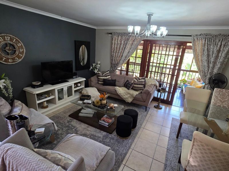 Picturesque 2 bedroom, 2 bathroom Townhouse For Sale with the Eco Estate - Photo 7