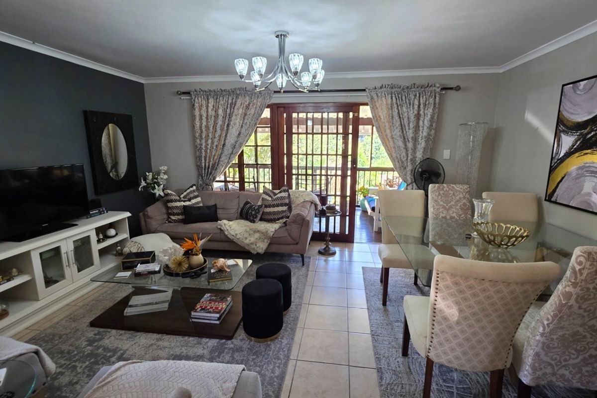 Picturesque 2 bedroom, 2 bathroom Townhouse For Sale with the Eco Estate - Photo 3
