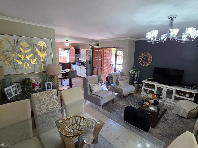 Picturesque 2 bedroom, 2 bathroom Townhouse For Sale with the Eco Estate - Photo 2