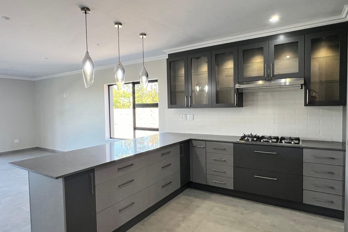 Masterpiece in Wavecrest Where Style Meets Comfort - Photo 2