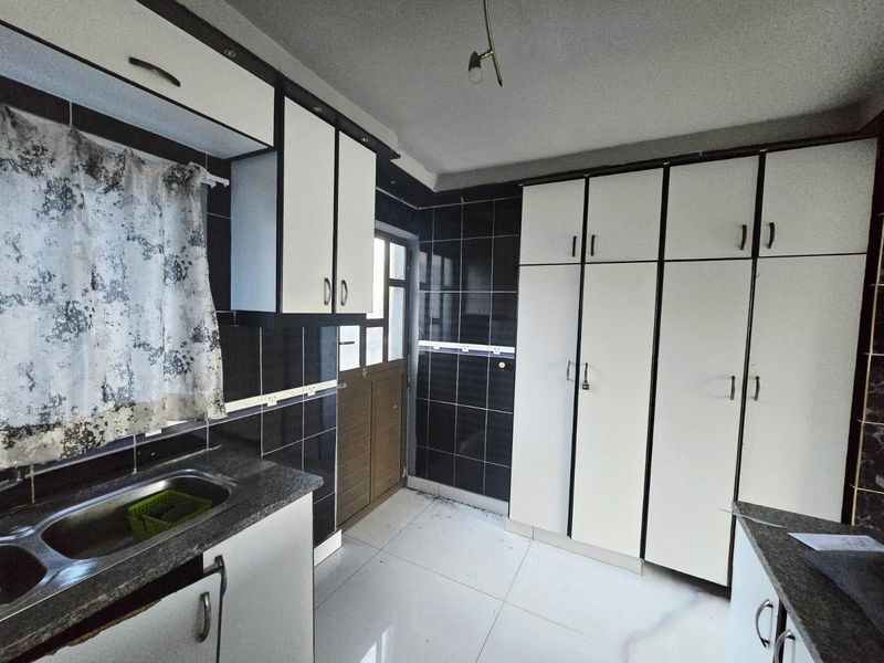 Duplex For Sale in Newlands West - Photo 10