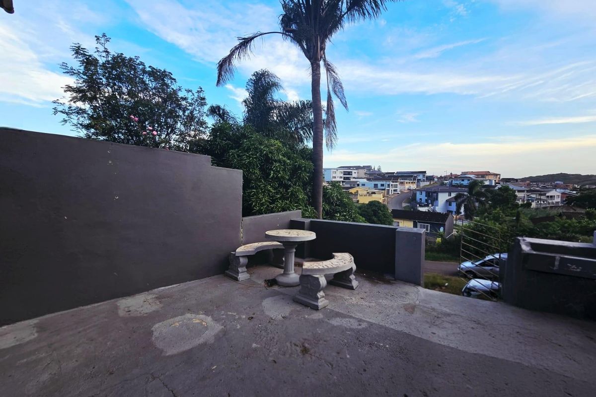 Duplex For Sale in Newlands West - Photo 2