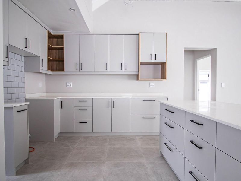 Modern 3-bedroom home for sale - Shelley Point - Photo 10