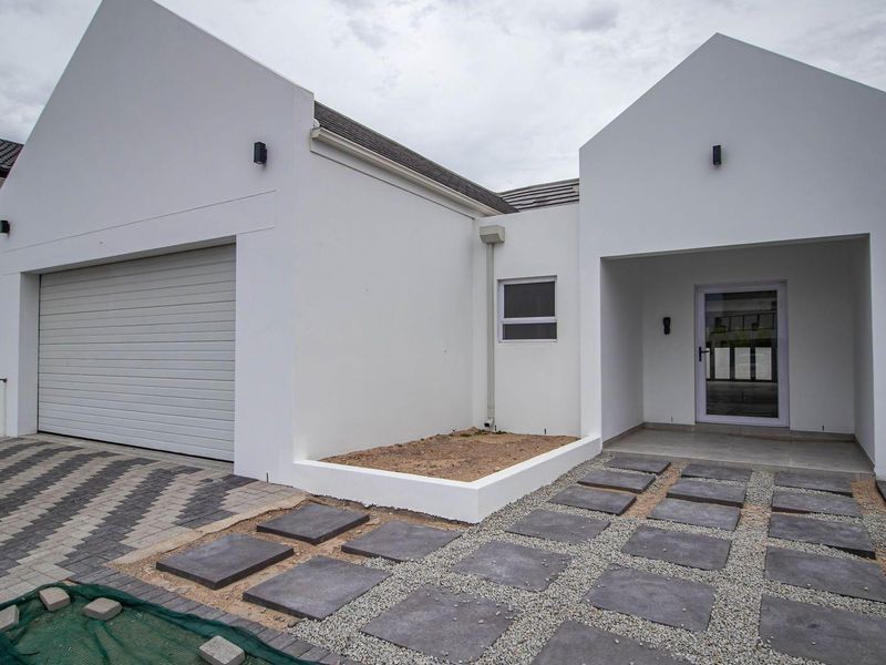 Modern 3-bedroom home for sale - Shelley Point - Photo 6