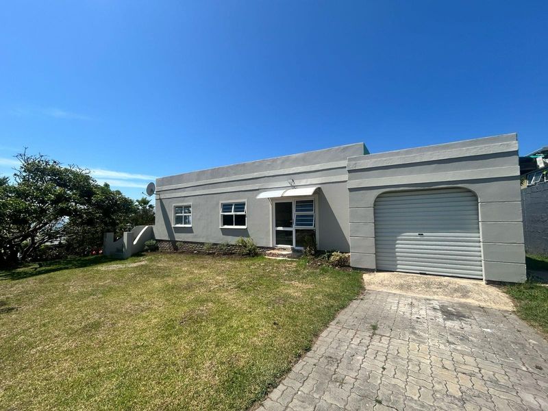 Renovated Coastal Gem in Glengariff - Space, Sea Views and Endless Potential - Photo 3