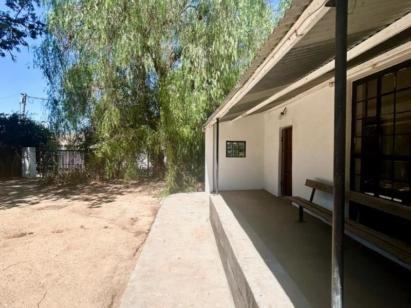 Homestead with Artist Studio For Sale in Hopefield - Photo 2