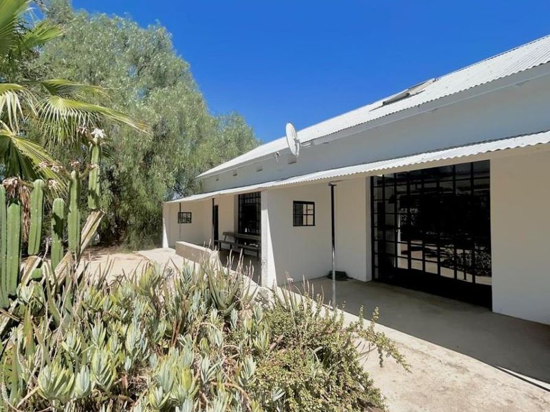 Homestead with Artist Studio For Sale in Hopefield - Photo 3