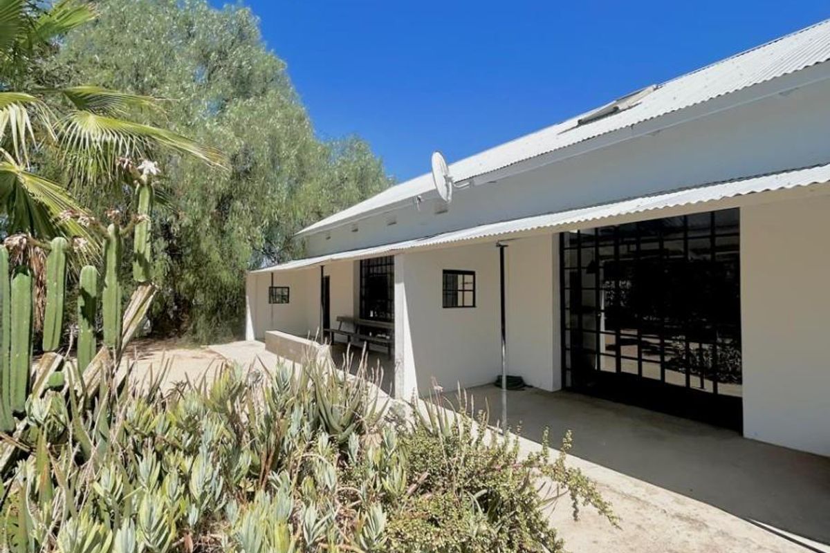 Homestead with Artist Studio For Sale in Hopefield - Photo 3