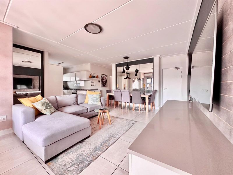 3 Bedroom Apartment For Sale in Waterfall, Midrand - Photo 5