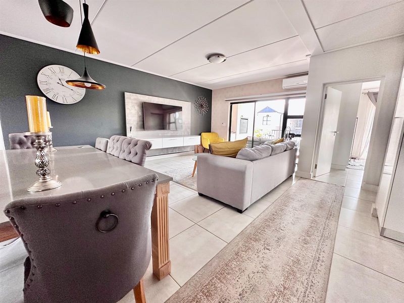 3 Bedroom Apartment For Sale in Waterfall, Midrand - Photo 8