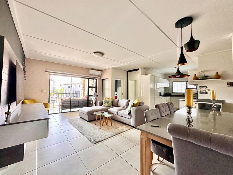 3 Bedroom Apartment For Sale in Waterfall, Midrand - Photo 7