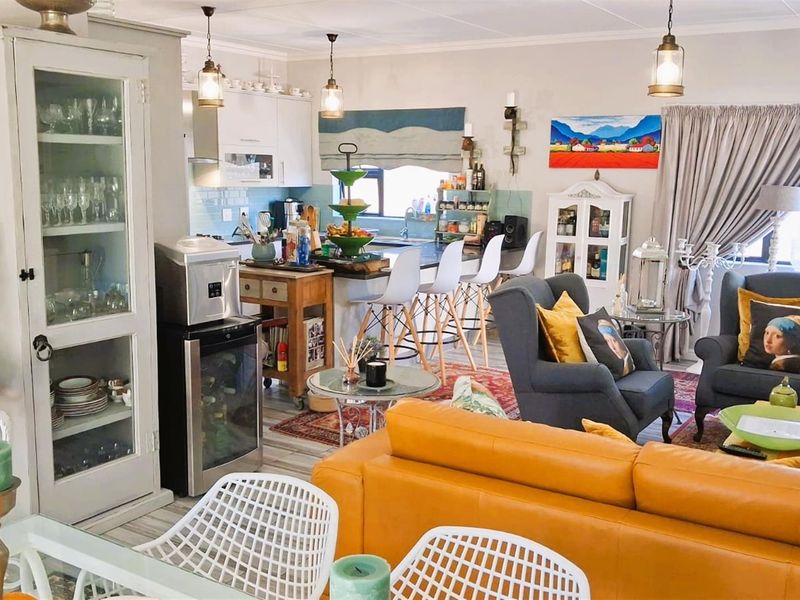 Modern 3-Bedroom Home with Indoor Braai plus Canal Access | Move-In Ready in Marina Martinique - Photo 6