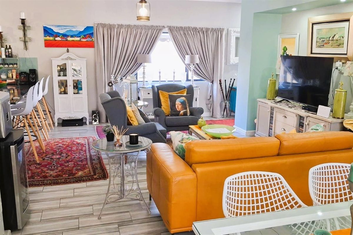 Modern 3-Bedroom Home with Indoor Braai plus Canal Access | Move-In Ready in Marina Martinique - Photo 5