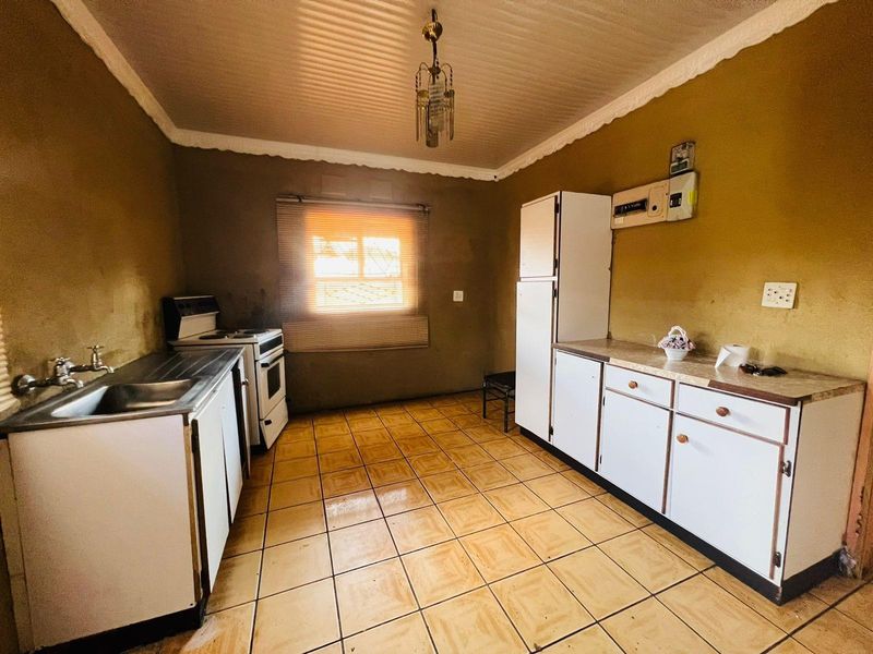 House For Sale in CW 4, Vanderbijlpark CW - Photo 10