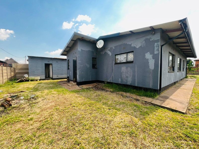 House For Sale in CW 4, Vanderbijlpark CW - Photo 4