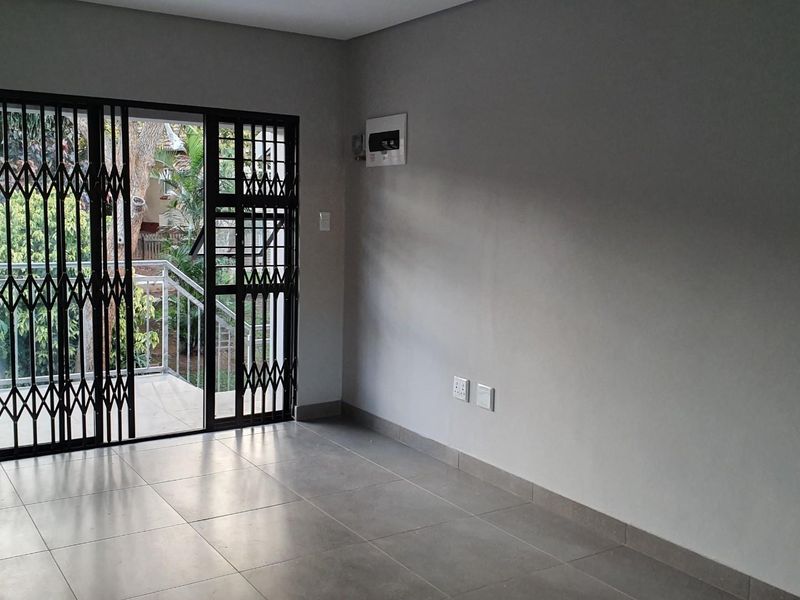 Spaciouse 2 Bed apartment for Rent Parkhill - Photo 3