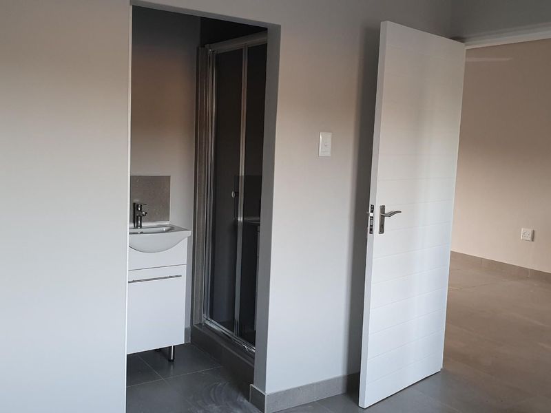 Spaciouse 2 Bed apartment for Rent Parkhill - Photo 5