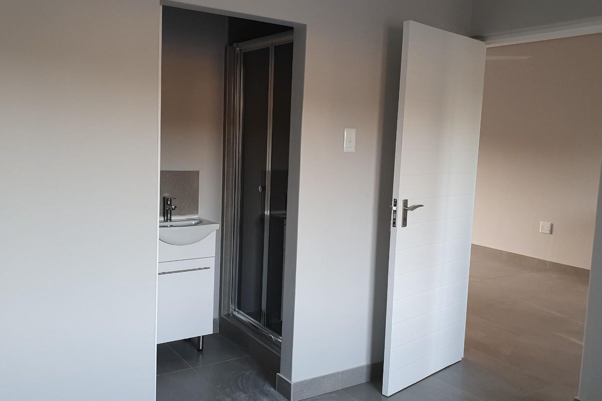 Spaciouse 2 Bed apartment for Rent Parkhill - Photo 5