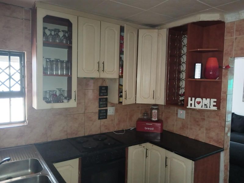 House To Rent in Protea Glen, Soweto - Photo 7