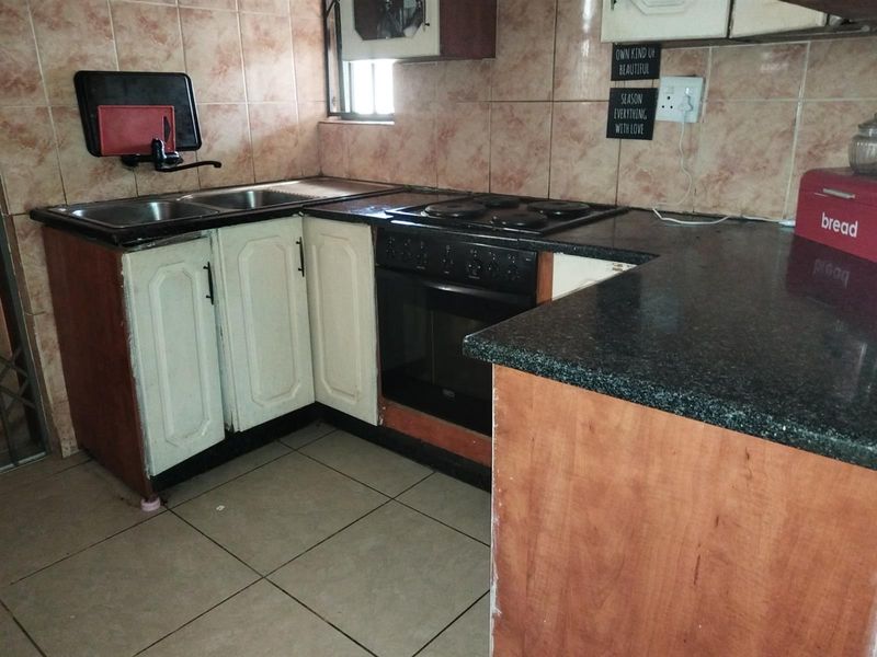 House To Rent in Protea Glen, Soweto - Photo 3