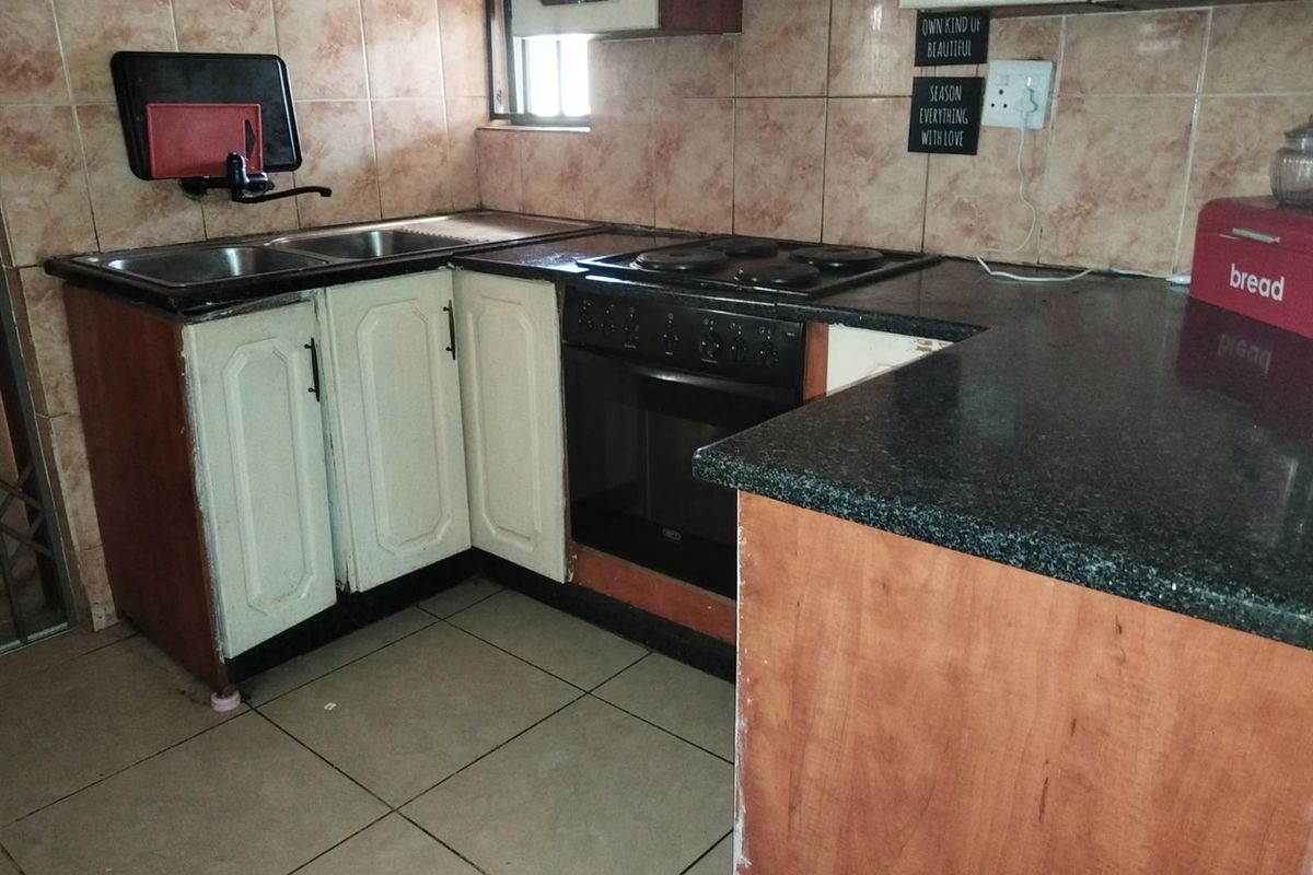 House To Rent in Protea Glen, Soweto - Photo 3