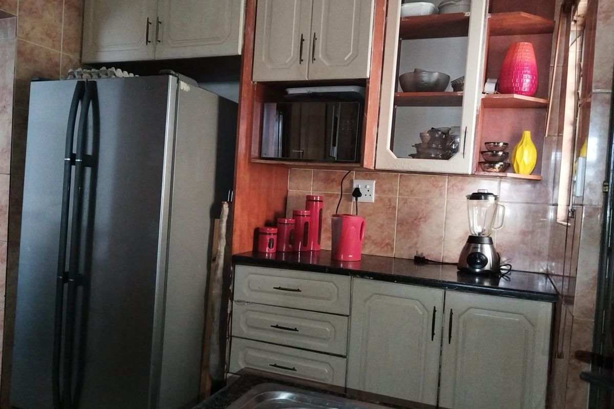 House To Rent in Protea Glen, Soweto - Photo 2