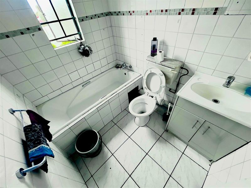 3 Bedroom Townhouse for Sale in Albemarle, Pelican Park - Photo 10