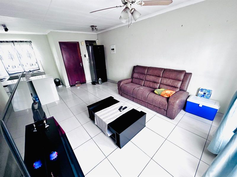 3 Bedroom Townhouse for Sale in Albemarle, Pelican Park - Photo 8
