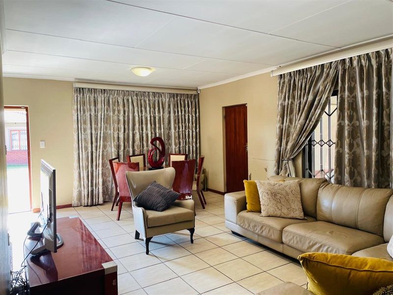 House To Rent in Noordwyk - Photo 5