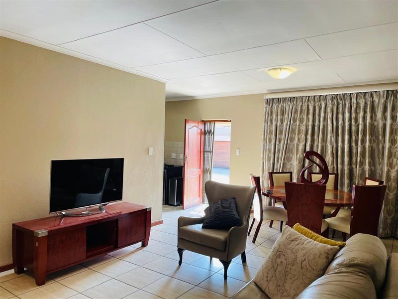 House To Rent in Noordwyk - Photo 4