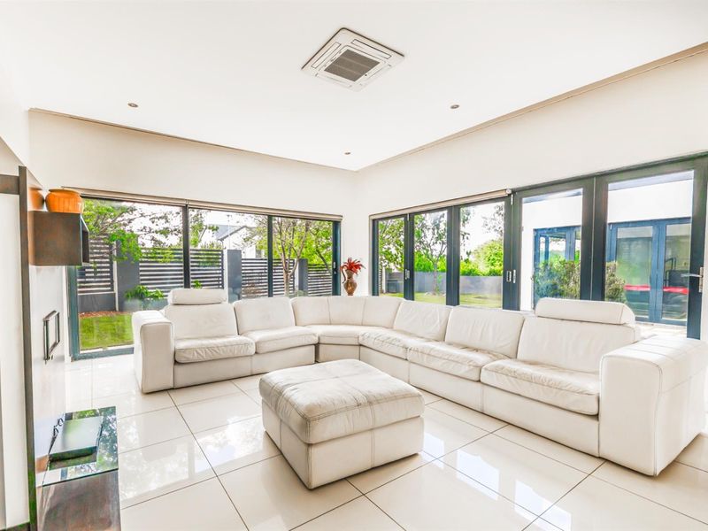 House For Sale in Helderfontein Estate, Midrand - Photo 6