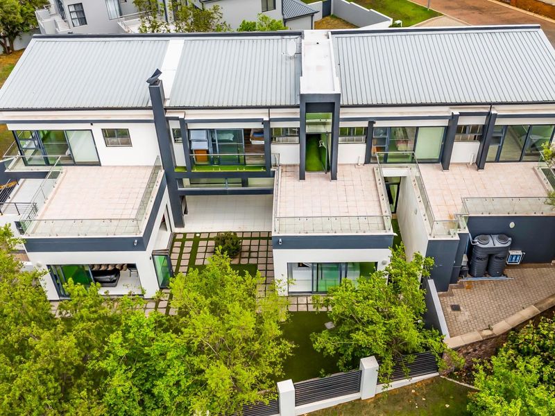 House For Sale in Helderfontein Estate, Midrand - Photo 2