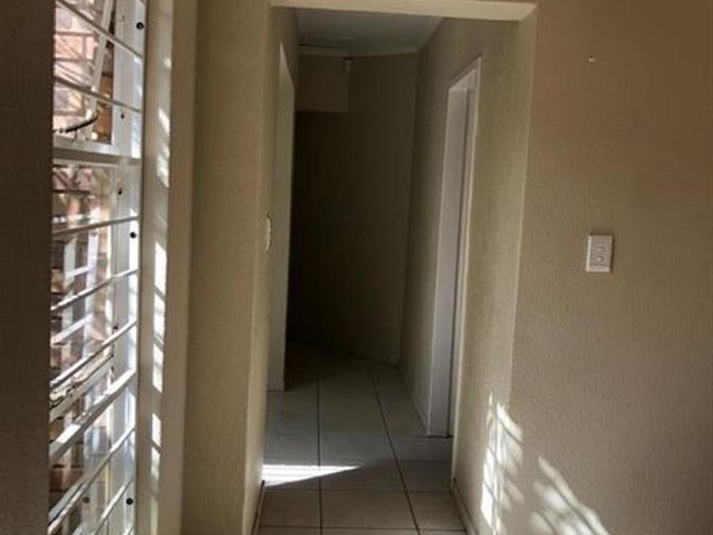 House To Rent in Sundowner - Photo 9