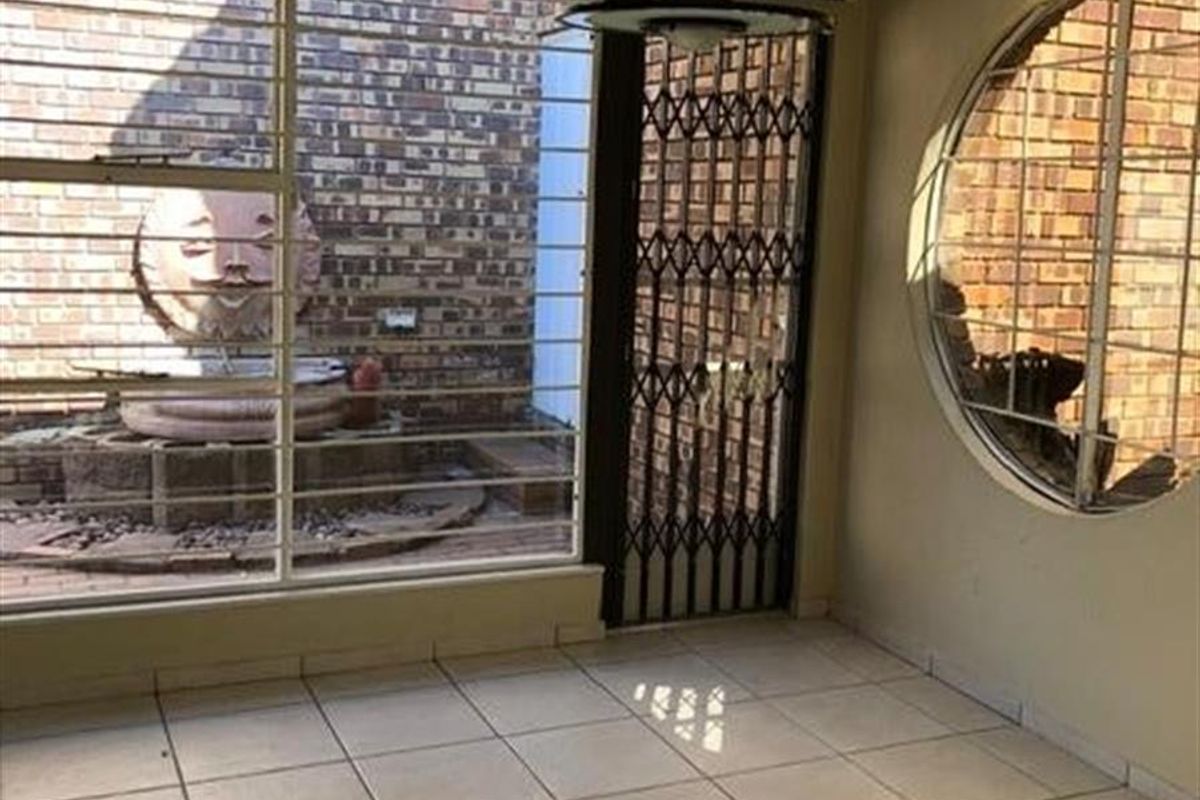 House To Rent in Sundowner - Photo 4