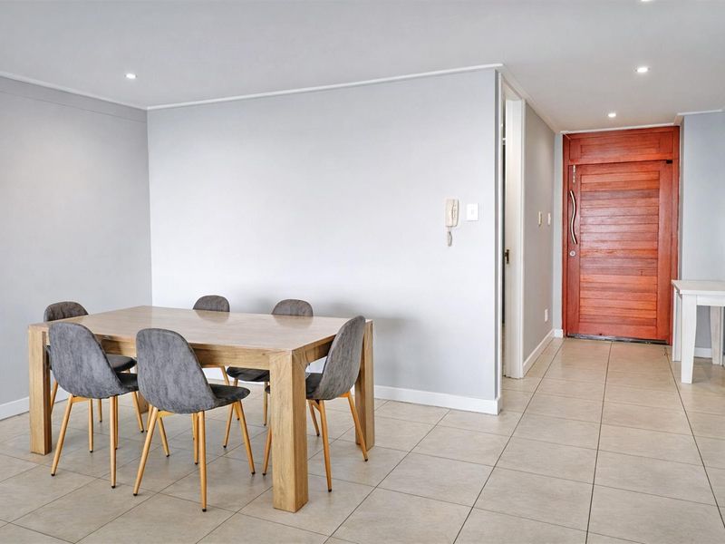 Wheelchair Friendly Beachfront Living in Umdloti | Fully Furnished | Direct Beach Access - Photo 8