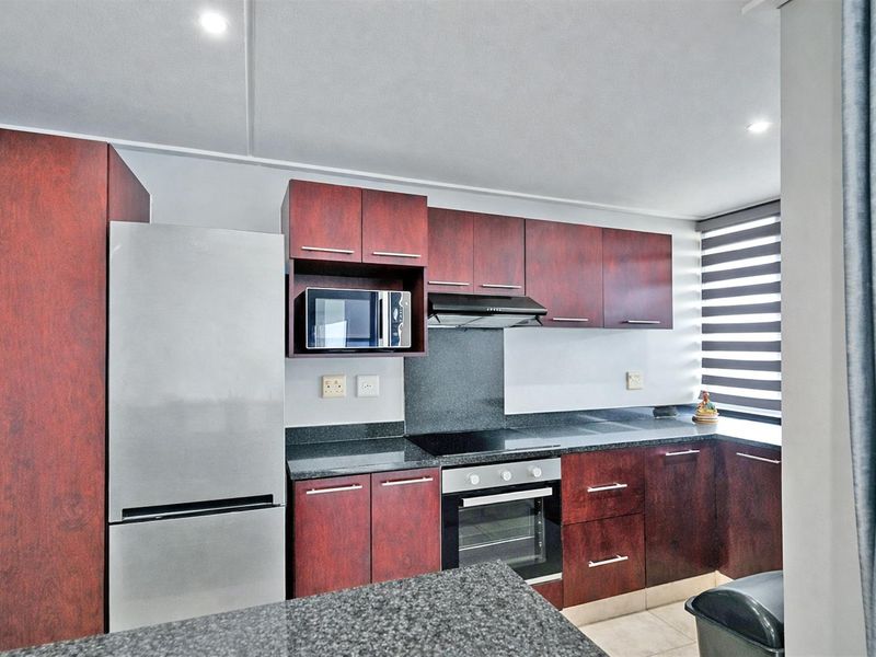 Wheelchair Friendly Beachfront Living in Umdloti | Fully Furnished | Direct Beach Access - Photo 9