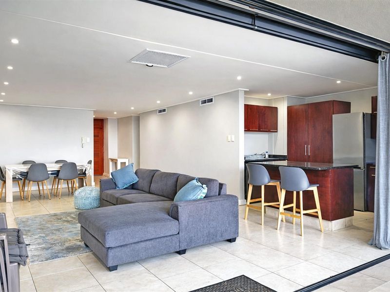 Wheelchair Friendly Beachfront Living in Umdloti | Fully Furnished | Direct Beach Access - Photo 6