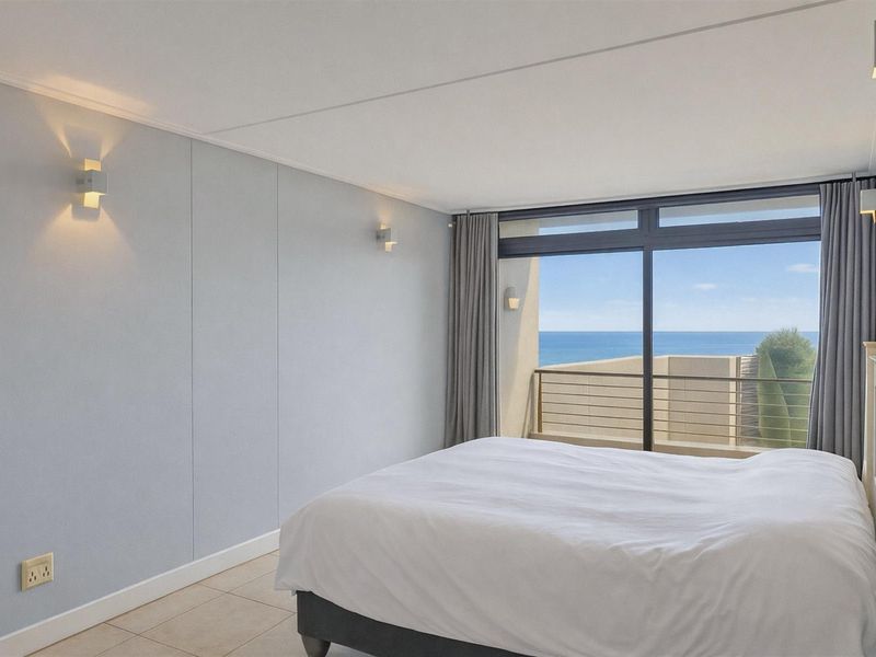 Wheelchair Friendly Beachfront Living in Umdloti | Fully Furnished | Direct Beach Access - Photo 2