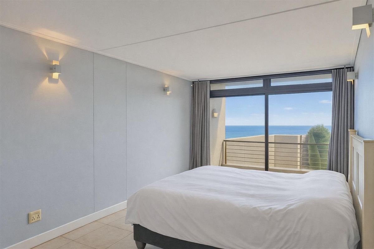 Wheelchair Friendly Beachfront Living in Umdloti | Fully Furnished | Direct Beach Access - Photo 2