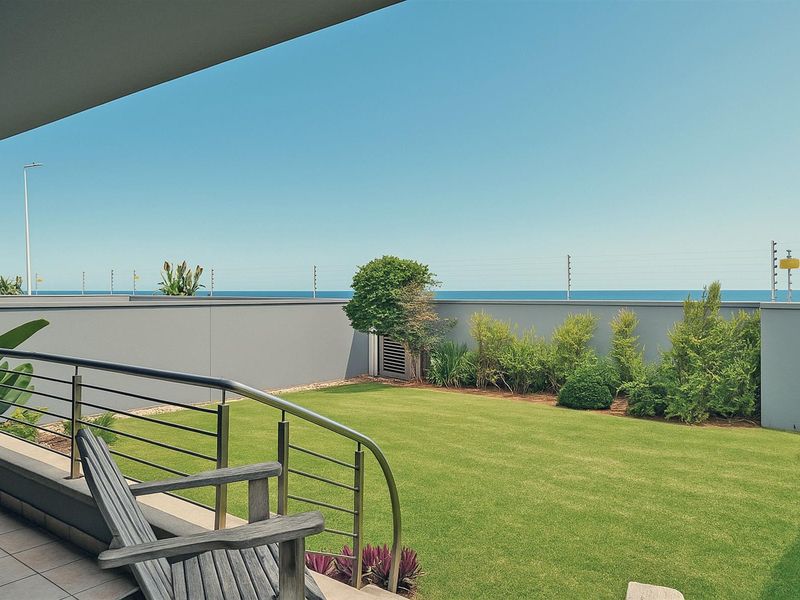 Wheelchair Friendly Beachfront Living in Umdloti | Fully Furnished | Direct Beach Access - Photo 3