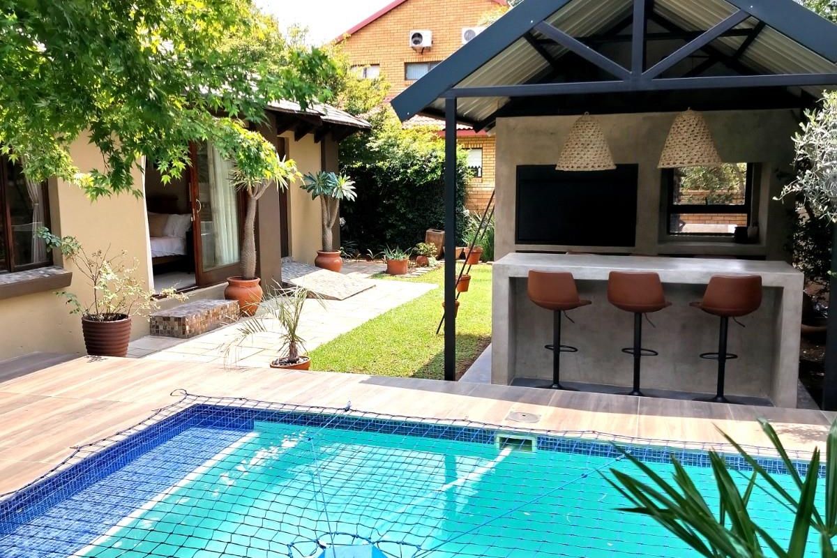 ELEGANT 3-BEDROOM HOUSE FOR SALE IN ELDORAIGNE MANOR - Photo 3