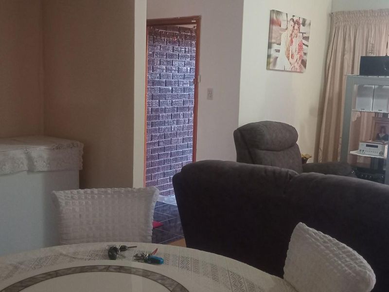 House For Sale in Newcastle Central, Newcastle, KwaZulu Natal - Photo 4