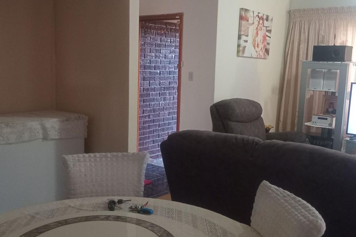 House For Sale in Newcastle Central, Newcastle, KwaZulu Natal - Photo 4