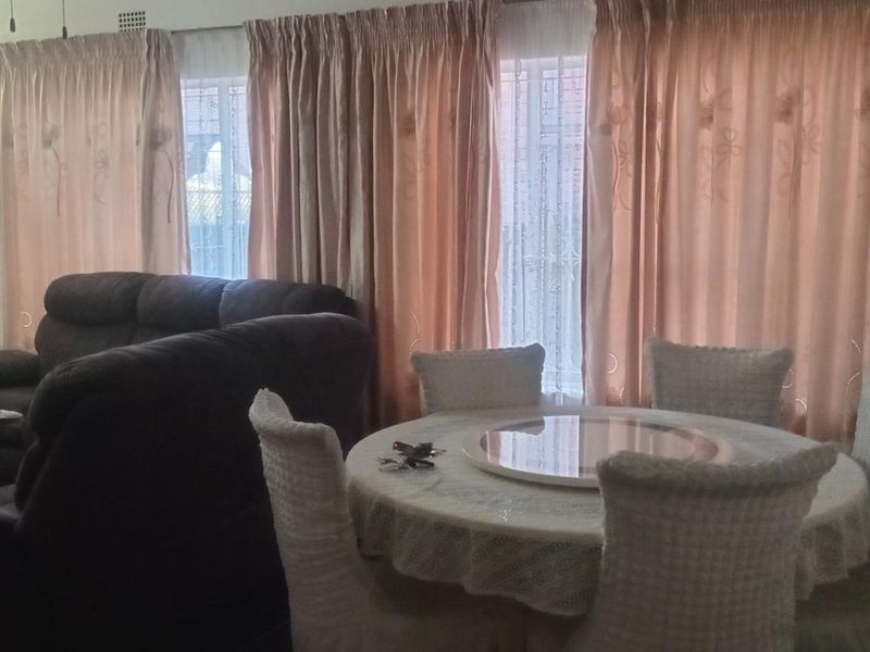 House For Sale in Newcastle Central, Newcastle, KwaZulu Natal - Photo 3