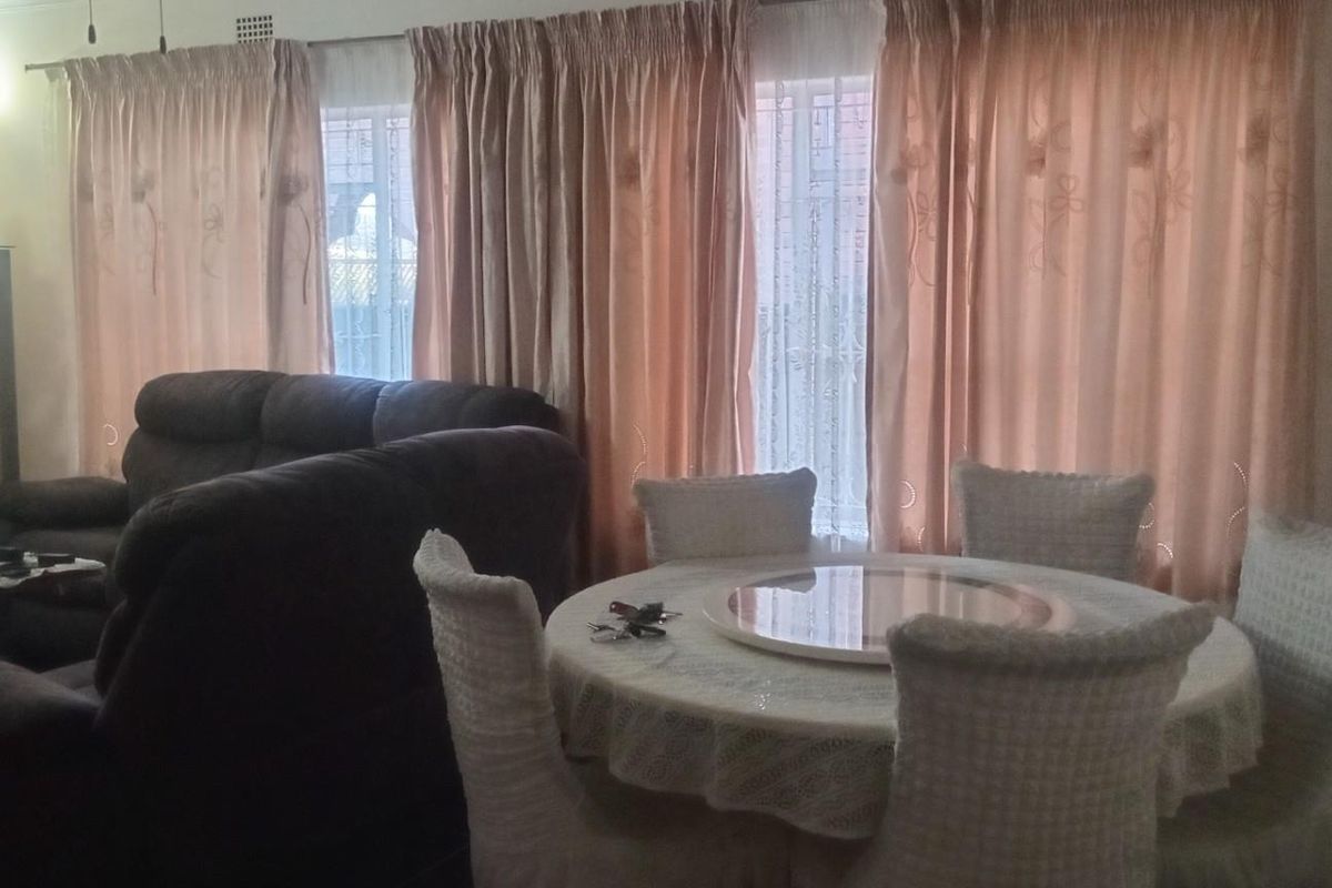 House For Sale in Newcastle Central, Newcastle, KwaZulu Natal - Photo 3