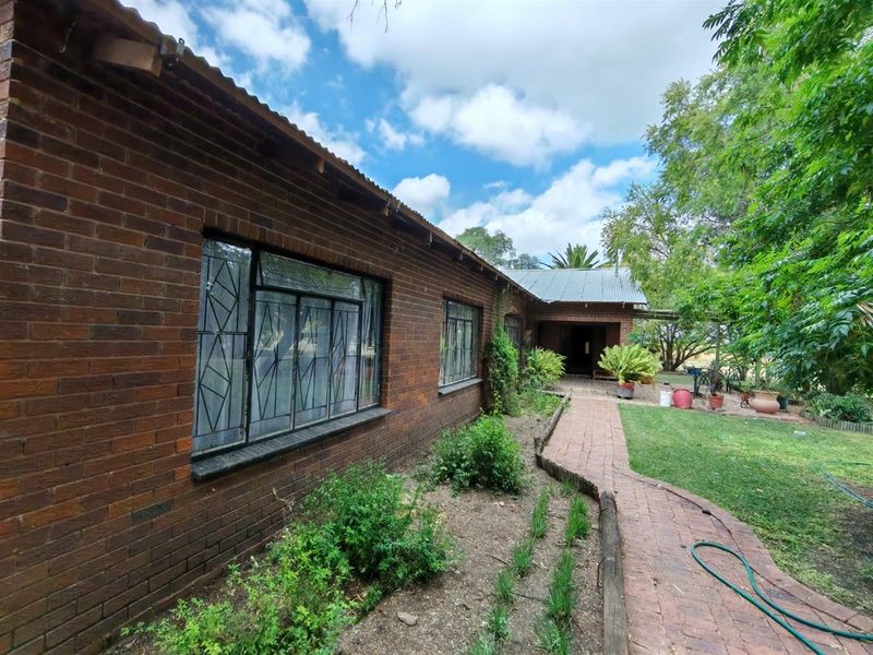 Expansive 20.5 Hectare Smallholding in Radium - Prime Location Just 26km from Bela Bela - Photo 5