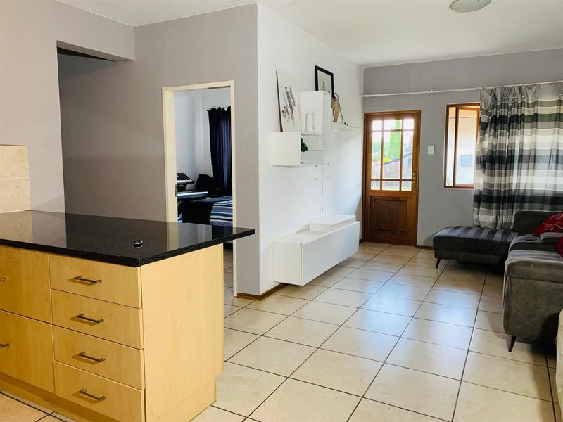 2 Bedroom, 2 Bathroom Ground Floor Apartment For Sale - Photo 8