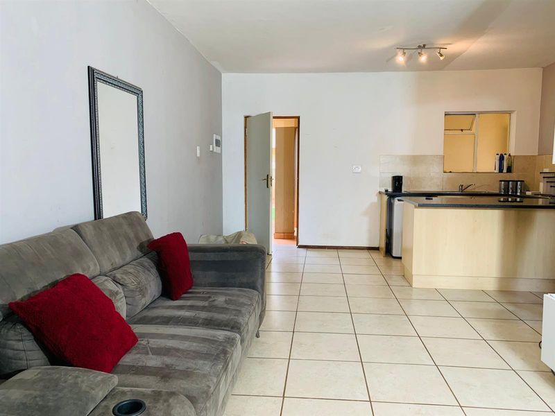 2 Bedroom, 2 Bathroom Ground Floor Apartment For Sale - Photo 9